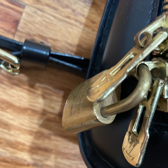 Louis Vuitton Epi Mabillon Backpack black *AUTHENTIC* - Picture 3 of 6